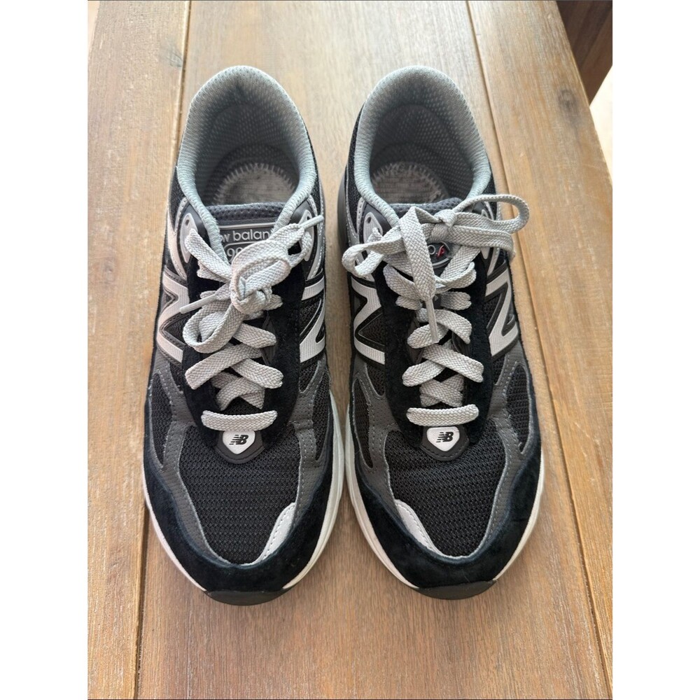New Balance 990 Black & Gray Athletic Sneakers W 8/ M 6.5